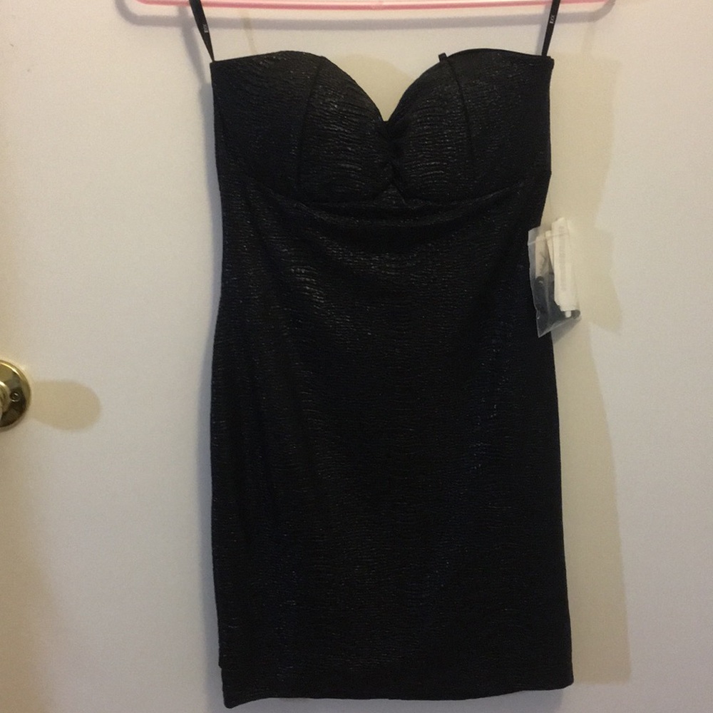 NEW WITH TAGS strapless short black body con dress